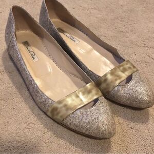 Vintage Oscar de la Renta Textured Cream and Gold Flats